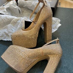 Steve Madden Skyrise Rhinestone Pump